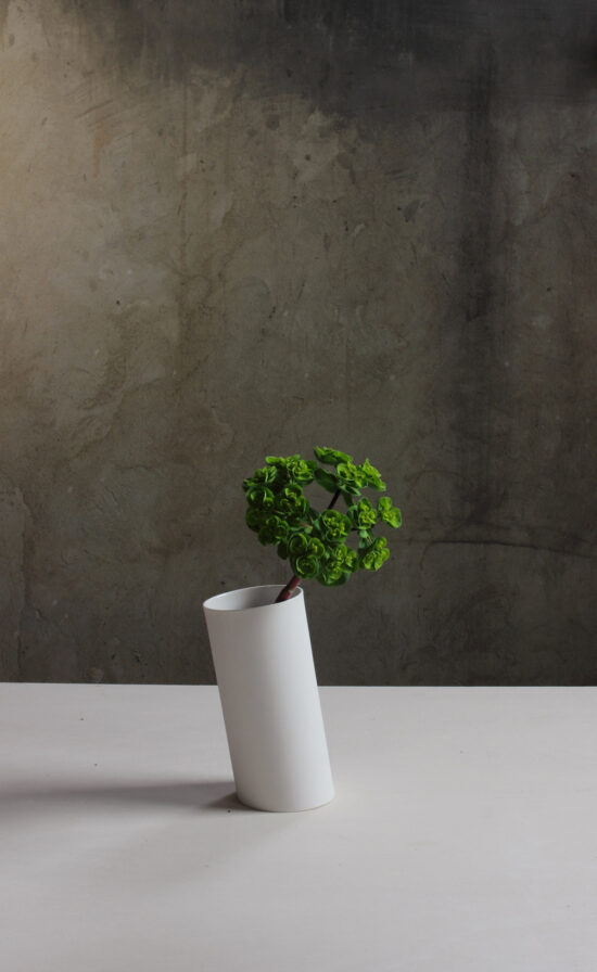 modern vase made of porcelain by ORTOGONALE modern vase made of porcelain by ORTOGONALE