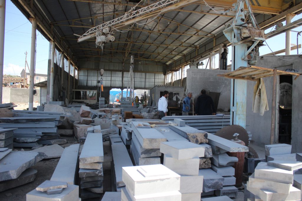 concrete in jewellery workshop by ORTOGONALE