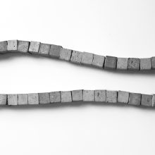 Collana lunga in cemento | ORTOGONALE